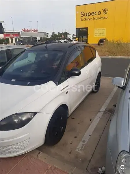 Usado Seat Altea XL Reference 98 CV (72 kW) 2014 Blanco Monovolumen