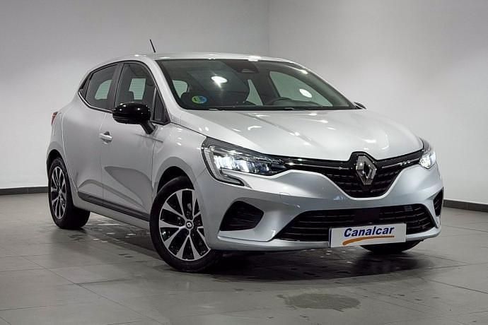 Usado Renault Clio V Techno 143 CV (105 kW) 2023 Gris Utilitario