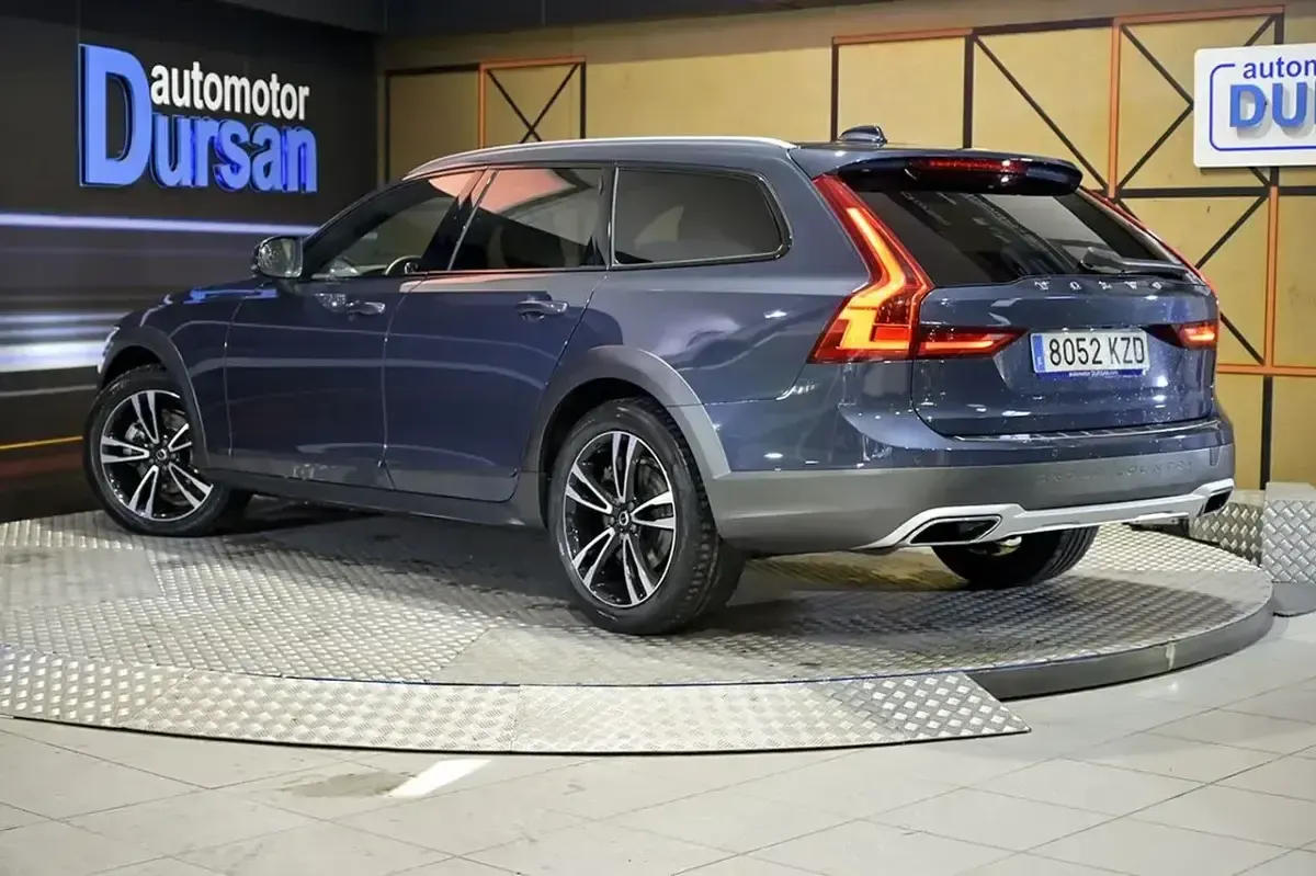 Usado Volvo V90 Pro 190 CV (139 kW) 2019 Azul Familiar