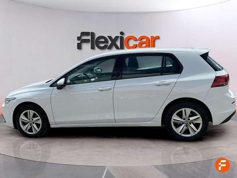Usado VW Golf VIII Life 116 CV (85 kW) 2022 Blanco Familiar