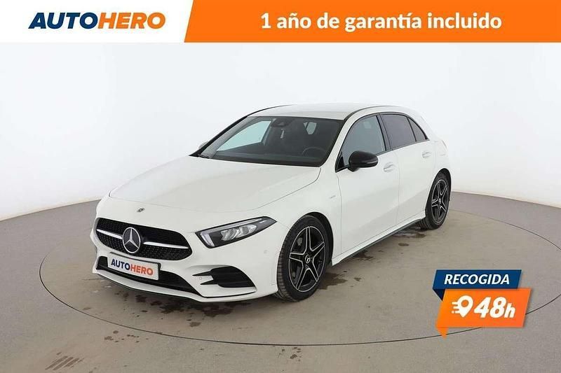 Blanco Usado 2021 Mercedes A180 AMG line Berlina | 26.761 € - Imagen 1/3