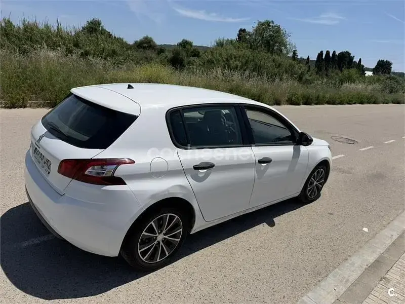 Usado Peugeot 308 Access 110 CV (80 kW) 2015 Blanco Berlina