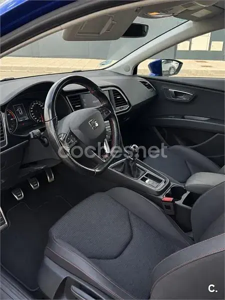 Usado Seat Leon FR 125 CV (91 kW) 2018 Azul Berlina
