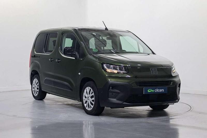 Usado Fiat Doblò 102 CV (75 kW) 2025 Verde Monovolumen