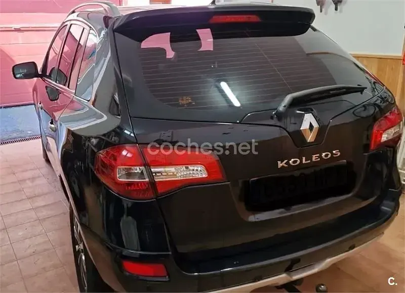 Usado Renault Koleos Dynamique 150 CV (110 kW) 2013 Negro SUV