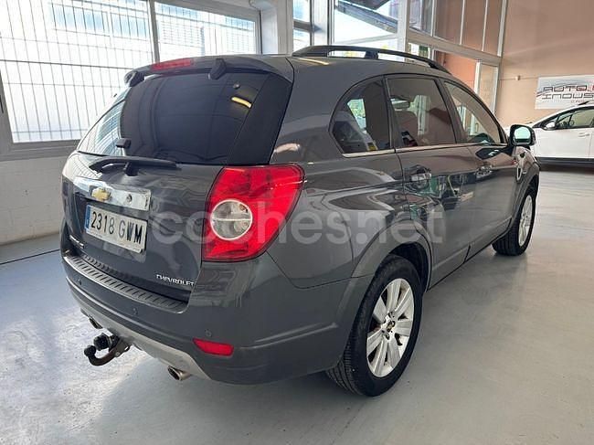 Usado Chevrolet Captiva LS 127 CV (93 kW) 2010 Gris / plata SUV