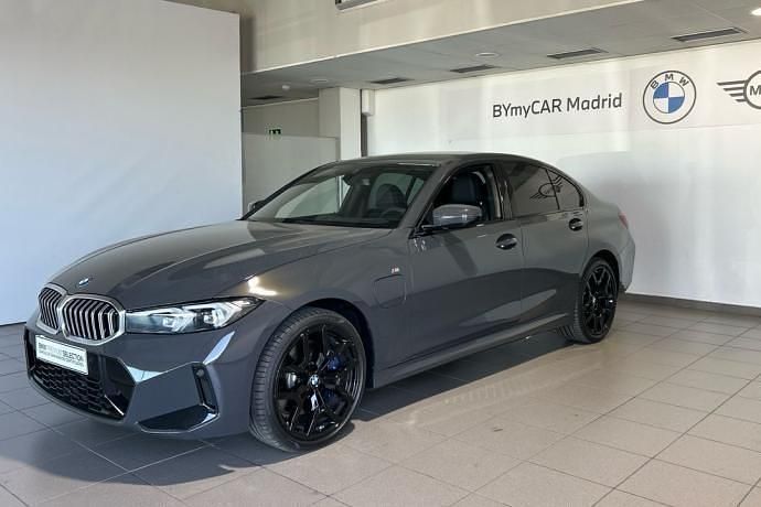 Gris / plata Nuevo 2025 BMW 330e Comfort Edition Berlina | 56.900 € - Imagen 1/4