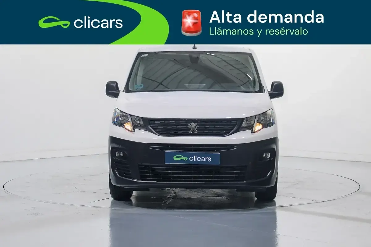 Usado Peugeot Partner Premium 100 CV (73 kW) 2022 Blanco Monovolumen