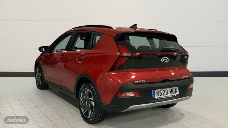 Usado Hyundai Bayon 100 CV (73 kW) 2022 Rojo SUV