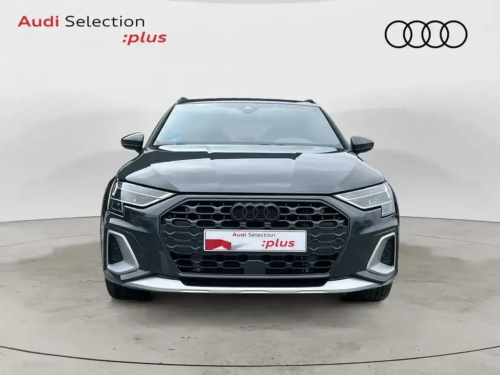 Usado Audi A3 Advanced 205 CV (150 kW) 2025 Gris SUV