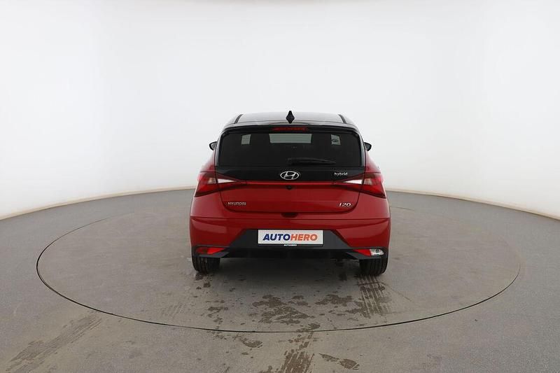 Usado Hyundai i20 101 CV (74 kW) 2021 Rojo Utilitario
