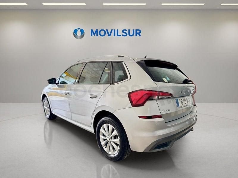 Usado Skoda Kamiq Ambition 110 CV (80 kW) 2022 Gris / plata SUV
