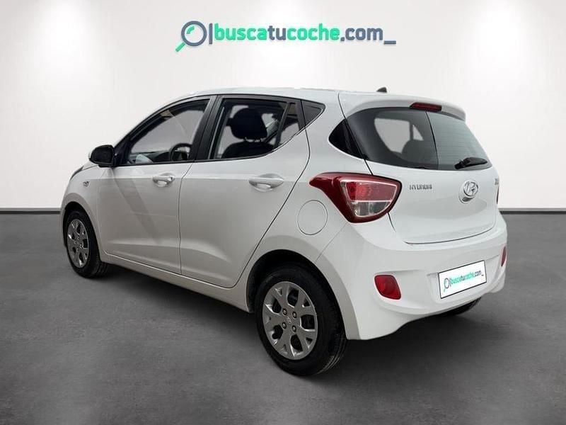 Usado Hyundai i10 67 CV (49 kW) 2015 Blanco Utilitario