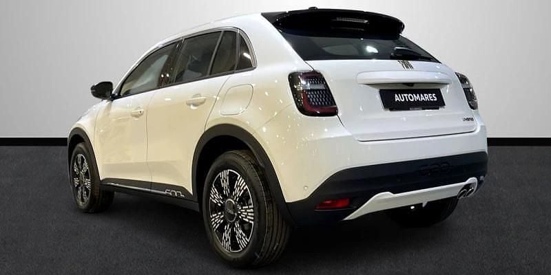 Nuevo Fiat 600 Icon 110 CV (80 kW) 2025 Blanco SUV