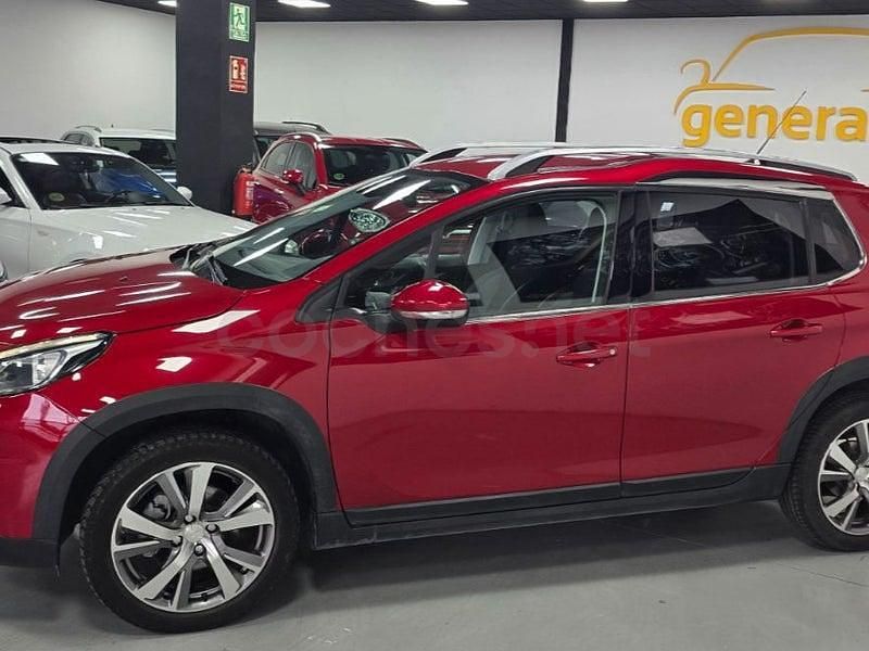 Usado Peugeot 2008 Allure 110 CV (80 kW) 2018 Rojo SUV