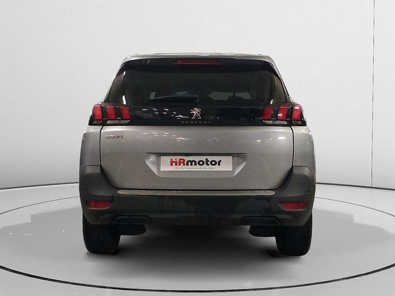 Usado Peugeot 5008 Allure 131 CV (96 kW) 2018 Blanco Monovolumen