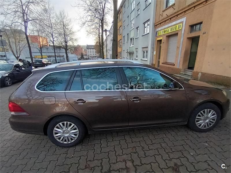 Usado VW Golf VI Advance 105 CV (77 kW) 2011 Marrón Utilitario