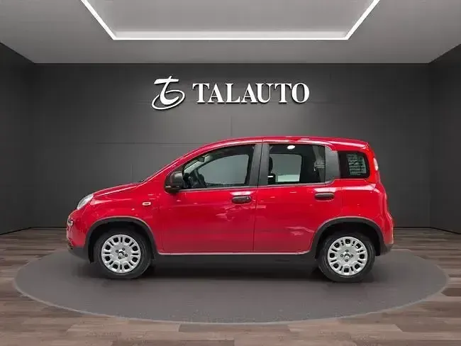 Nuevo Fiat Panda 70 CV (51 kW) 2025 Rojo Utilitario