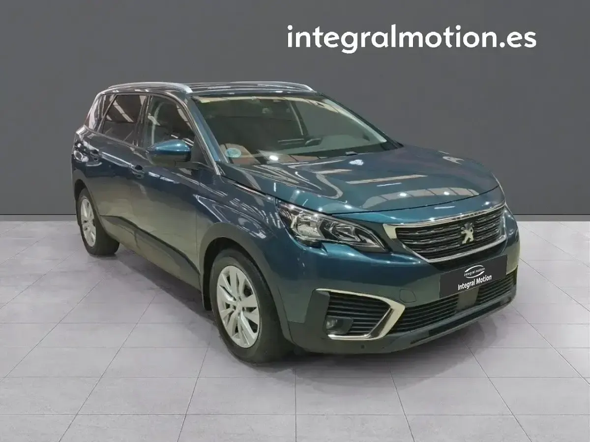 Usado Peugeot 5008 Active 130 CV (95 kW) 2018 Azul SUV