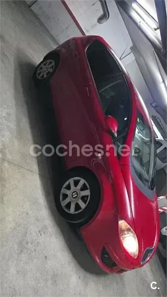 Usado Seat Altea Stylance 140 CV (102 kW) 2004 Rojo Monovolumen