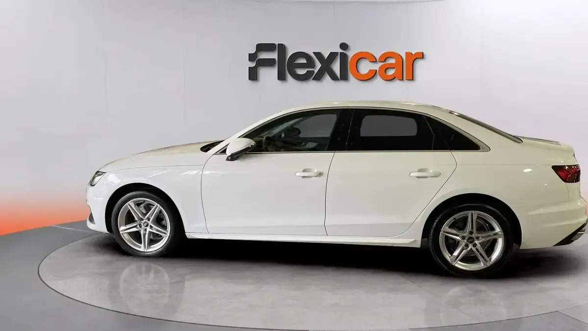 Usado Audi A4 Advanced Plus 163 CV (119 kW) 2024 Blanco Berlina