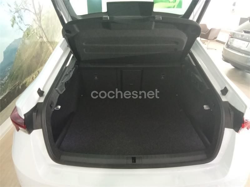 Usado Skoda Octavia Style 204 CV (150 kW) 2024 Blanco Berlina