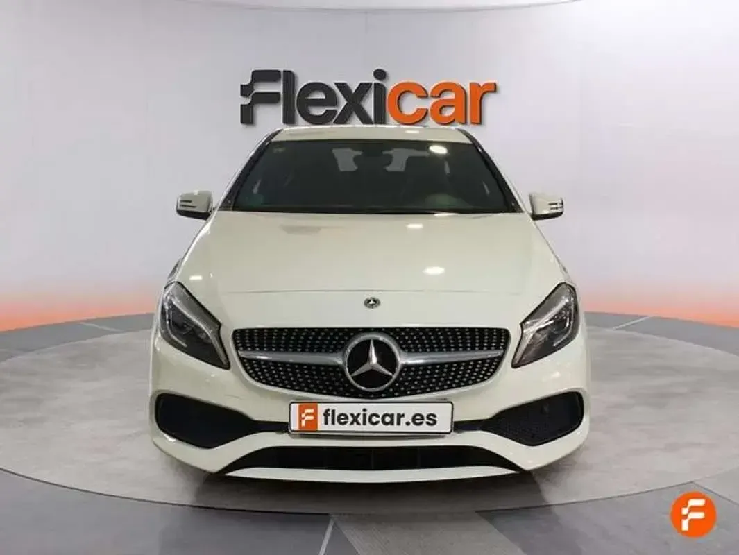 Begagnad Mercedes A200 139 HK (102 kW) 2018 Vit Halvkombi