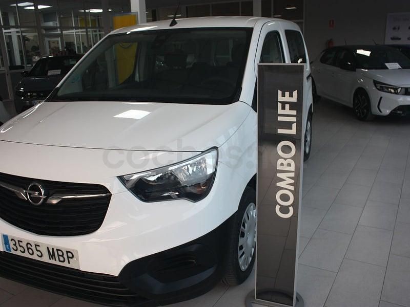Usado Opel Combo Life Edition 102 CV (75 kW) 2022 Blanco Monovolumen