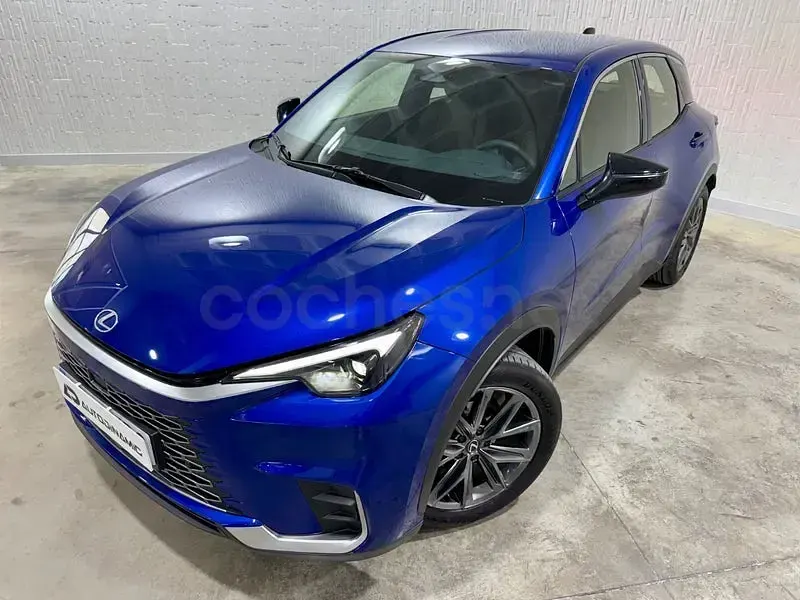 Usado Lexus LBX 136 CV (100 kW) 2025 Azul SUV