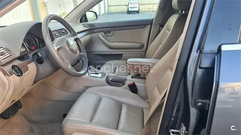 Usado Audi A4 130 CV (95 kW) 2002 Azul Berlina