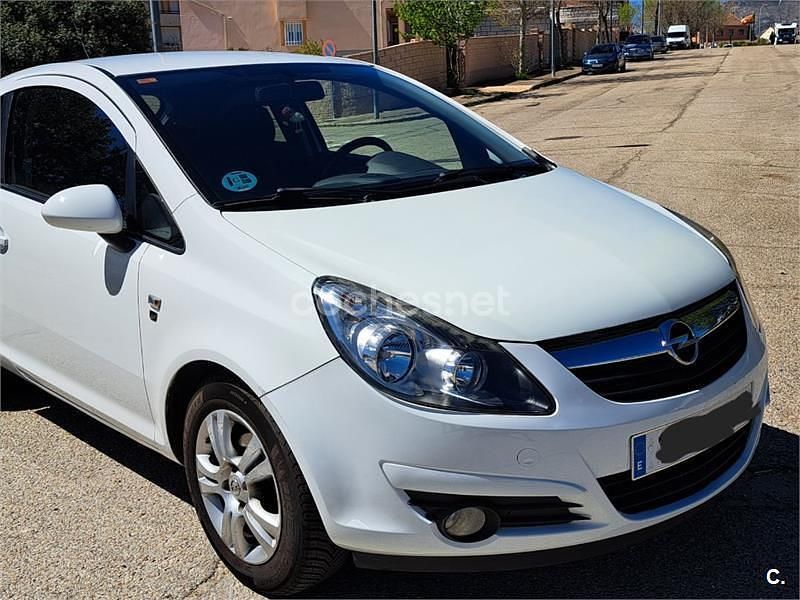 Blanco Usado 2010 Opel Corsa Berlina | 3200 € (Buen precio) - Imagen 1/4