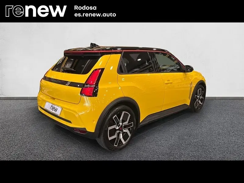 Usado Renault R5 Techno 88 kW (120 CV) 2025 Amarillo Utilitario