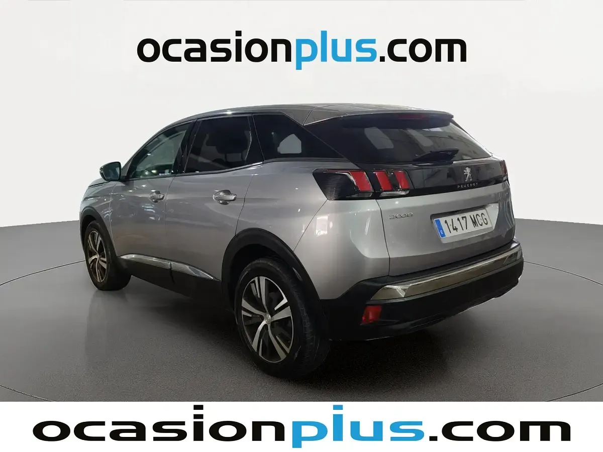Usado Peugeot 3008 Allure 131 CV (96 kW) 2022 Gris SUV