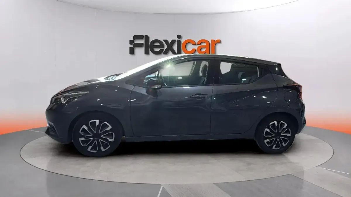 Usado Nissan Micra Acenta 101 CV (74 kW) 2020 Gris Utilitario
