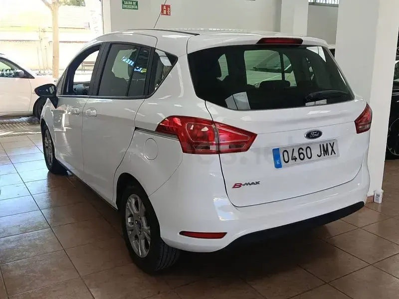 Usado Ford B-MAX Trend 95 CV (69 kW) 2016 Blanco Monovolumen