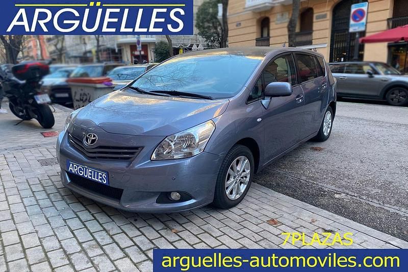 Usado Toyota Verso Advance 126 CV (92 kW) 2010 Gris Monovolumen