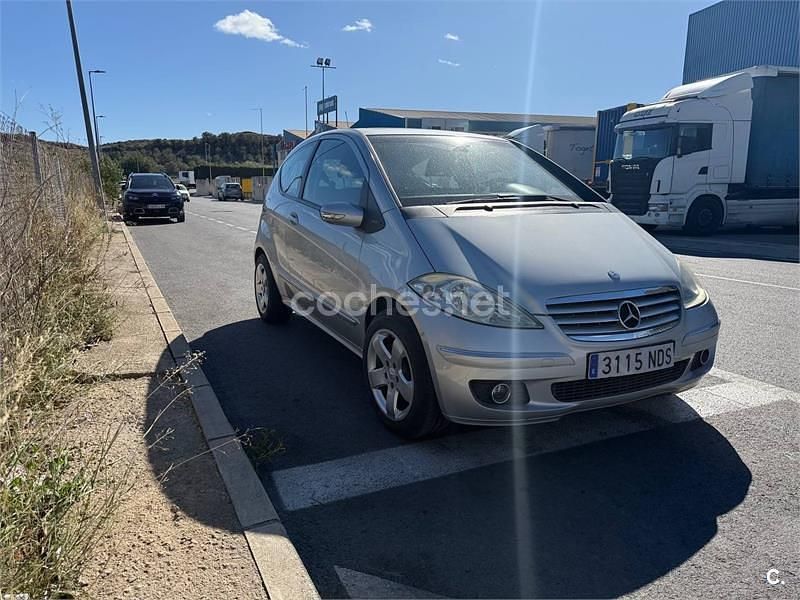 Usado Mercedes A150 Classic 95 CV (69 kW) 2006 Gris / plata Monovolumen