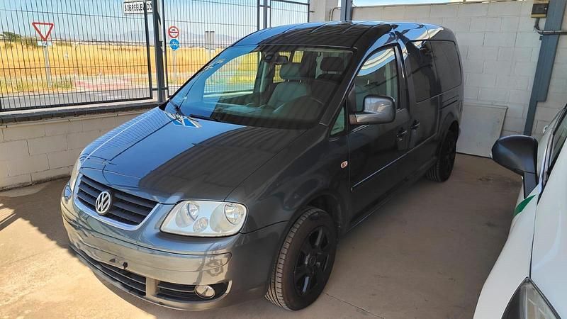 Usado VW Caddy Maxi 105 CV (77 kW) 2010 Gris Monovolumen
