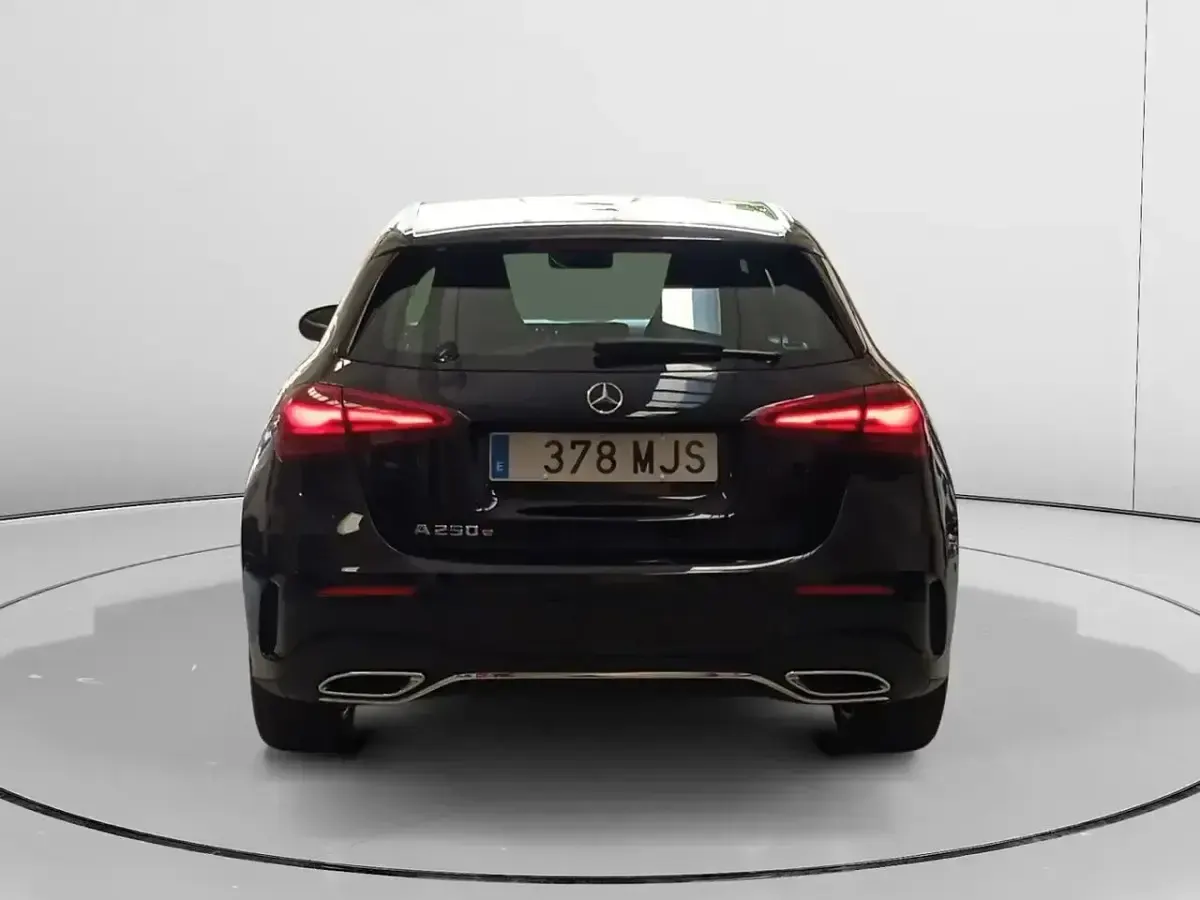 Usado Mercedes A250 AMG line 218 CV (160 kW) 2023 Negro Berlina