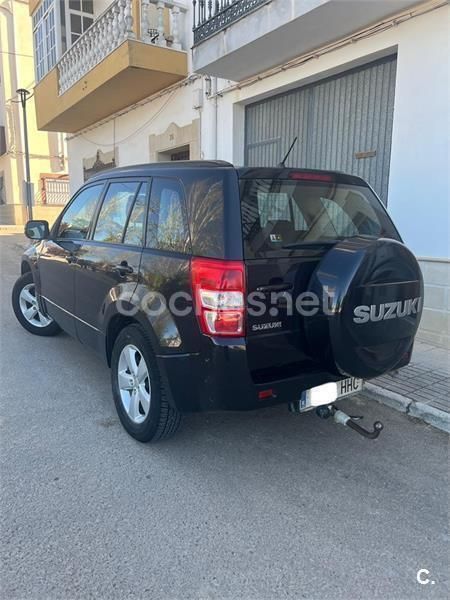 Negro Usado 2011 Suzuki Grand Vitara SUV | 10.000 € - Imagen 1/4