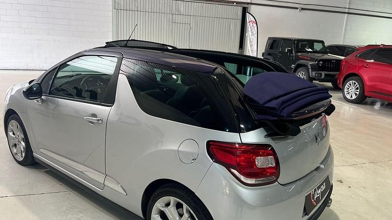Usado Citroën DS3 92 CV (67 kW) 2013 Gris Descapotable