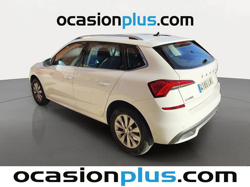 Usado Skoda Kamiq Ambition 110 CV (80 kW) 2022 Blanco SUV