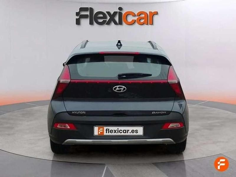 Usado Hyundai Bayon 84 CV (61 kW) 2023 Gris SUV