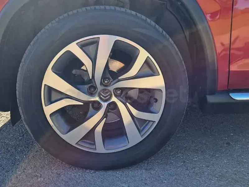 Usado Citroën C4 Feel 114 CV (83 kW) 2018 Granate SUV