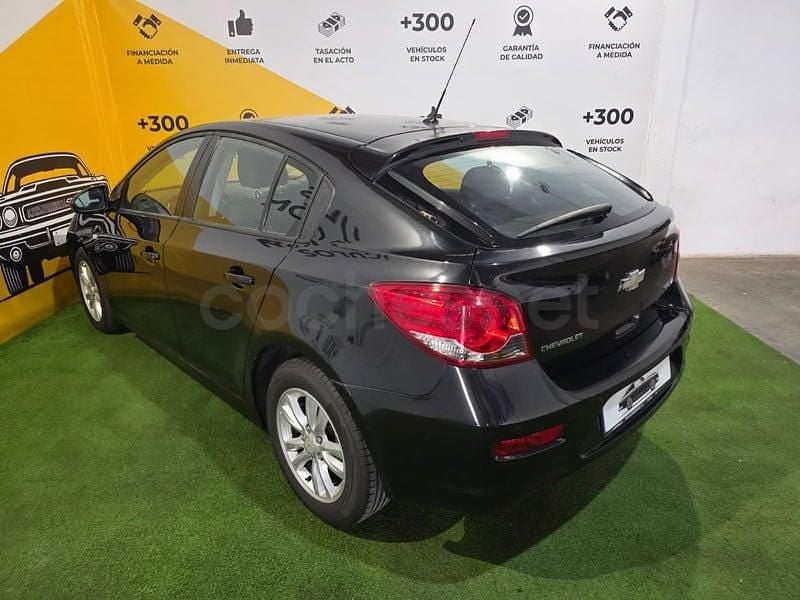 Usado Chevrolet Cruze LT 163 CV (119 kW) 2013 Negro Berlina