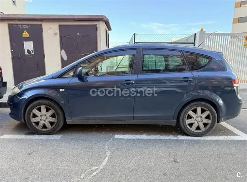 Usado Seat Altea XL 105 CV (77 kW) 2008 Azul Monovolumen