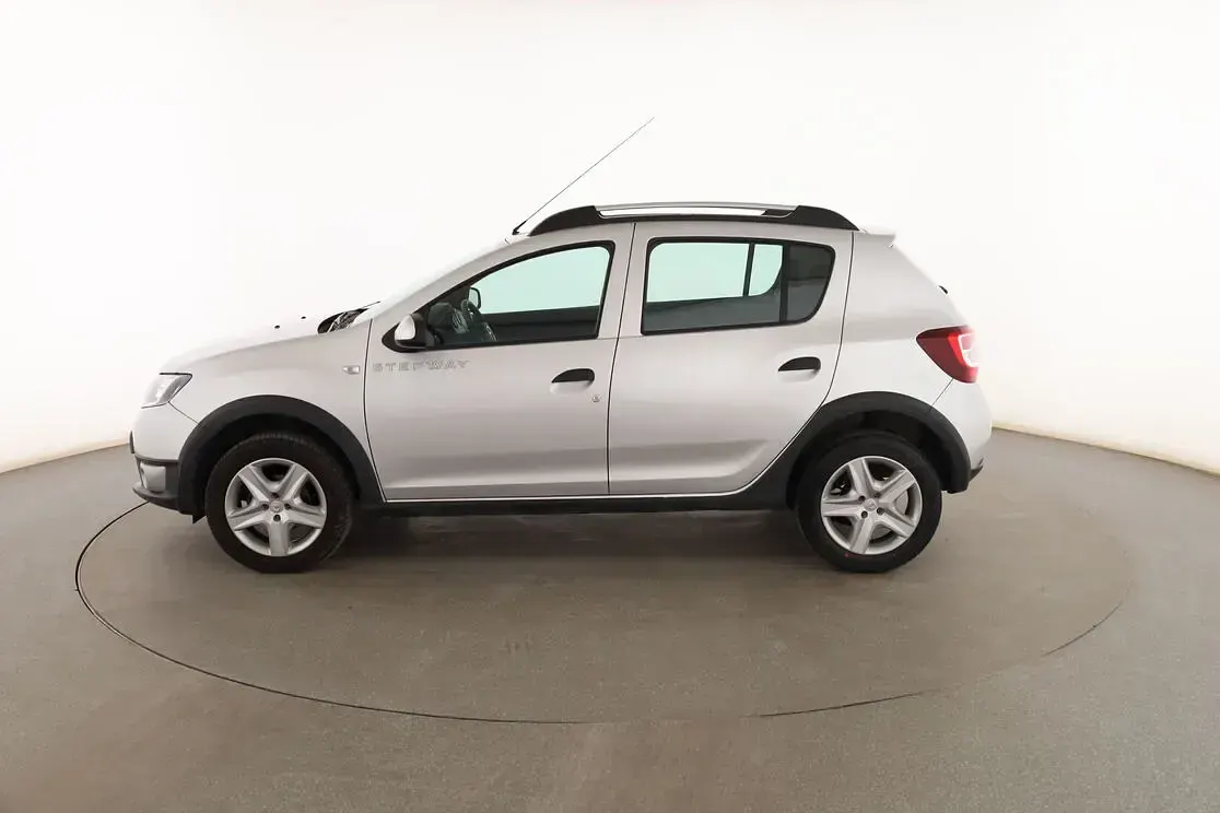 Usado Dacia Sandero Stepway 90 CV (66 kW) 2015 Gris Berlina