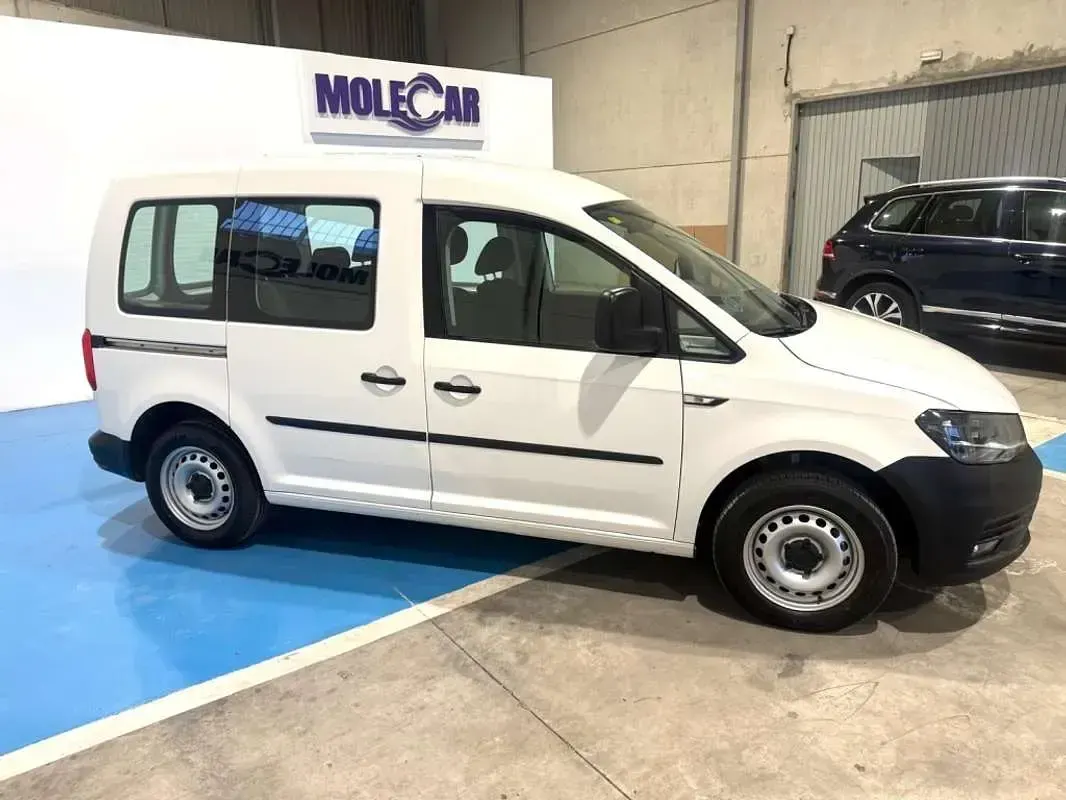 Usado VW Caddy 102 CV (75 kW) 2020 Blanco Monovolumen