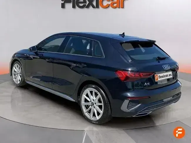 Käytetty Audi A3 S-Line 150 HP (110 kW) 2023 Musta Sedan