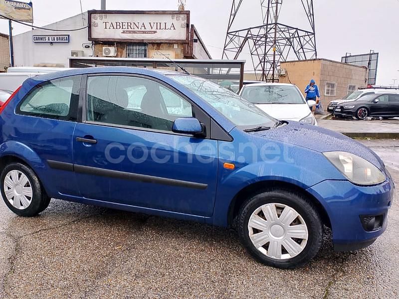 Azul Usado 2007 Ford Fiesta Futura Berlina | 4400 € (Un poco caro) - Imagen 1/4